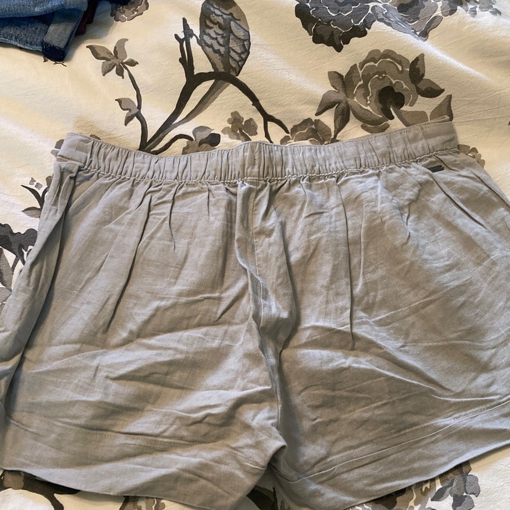 Gray Linen Shorts - Picture 6 of 6
